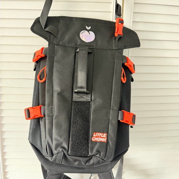 🐾 Little Chonk “Maxine One” Dog Backpack – Bark After Dark Black - Picture 3 of 6